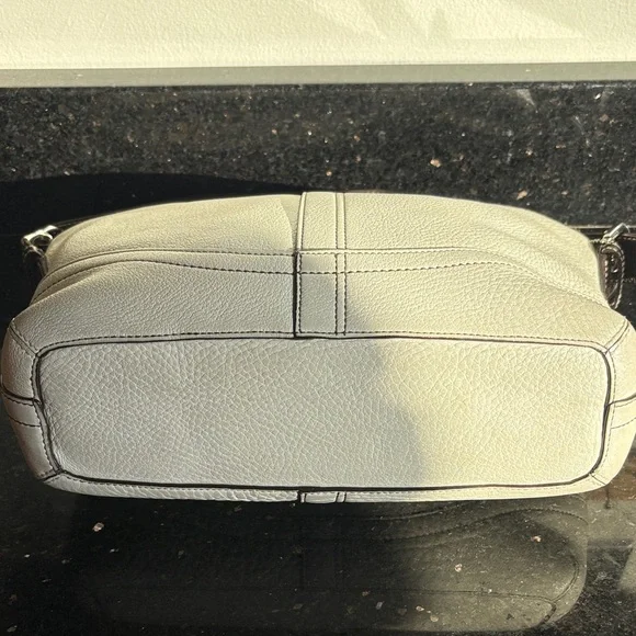 COACH Vintage Hobo Leather C0782-F10942 in EUC - Picture 4 of 12